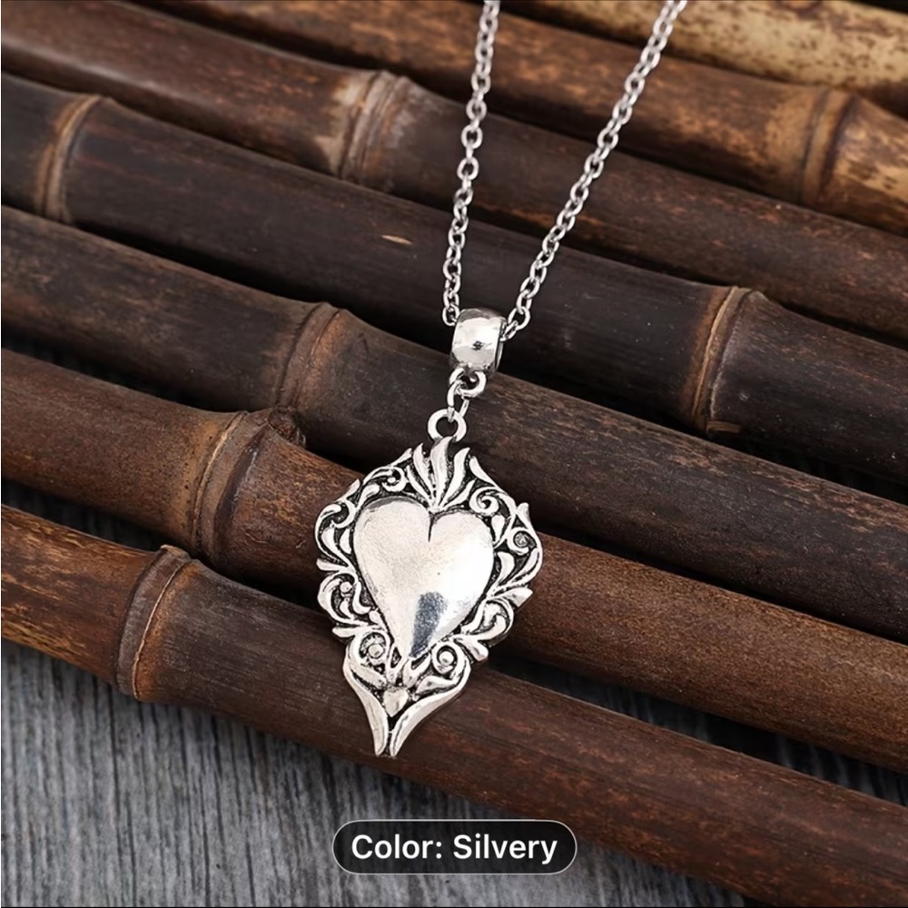 Elegant Silver Heart Pendant Necklace